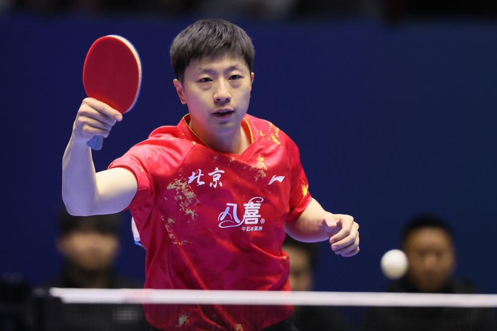 库里发布圣诞庆祝短片，穿的还是UA鞋